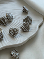 Пуговицы сердце с жемчугом и стразами ажурный край