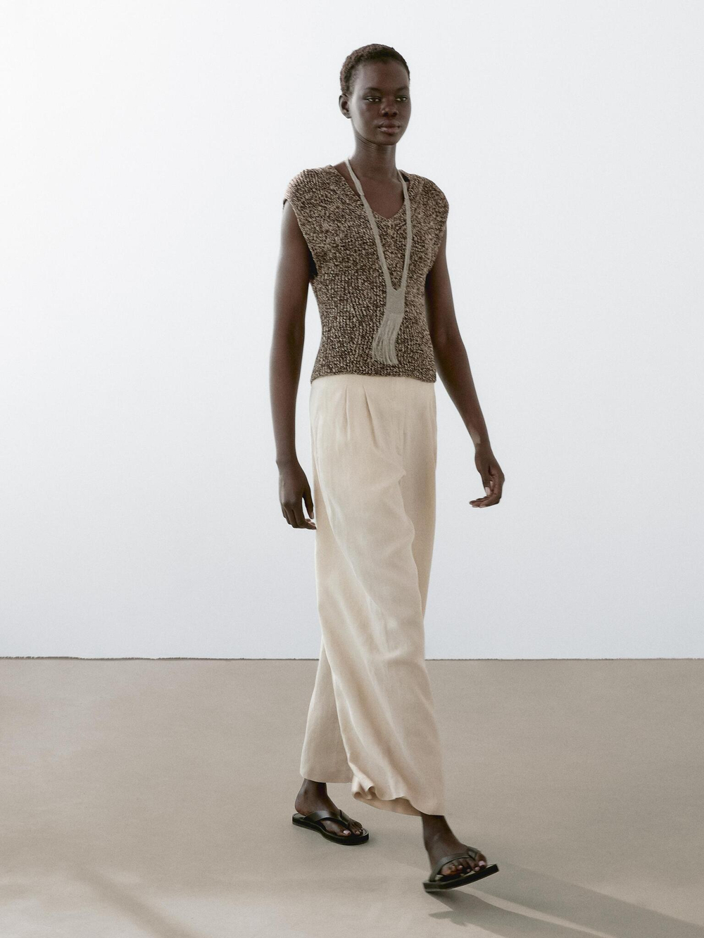 Massimo Dutti Брюки из 100% льна с двойными защипами, дымчатый