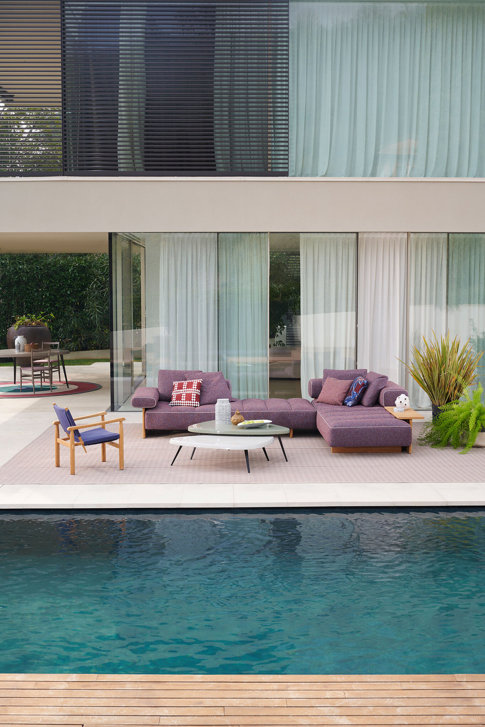 Стол Cassina MEXIQUE OUTDOOR LOW TABLE