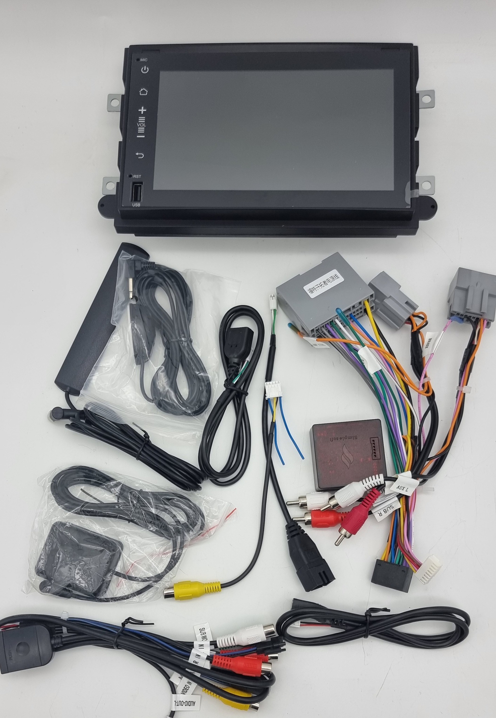 Магнитола для Ford Explorer, Edge, Expedition, Mustang, F150 2004-2014 - Carmedia KP-7014-S10 Android 12, ТОП процессор, 4+64, SIM-слот