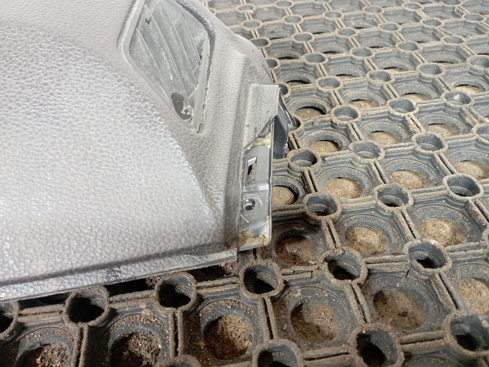 Крышка торпедо верхняя левая 2023г.