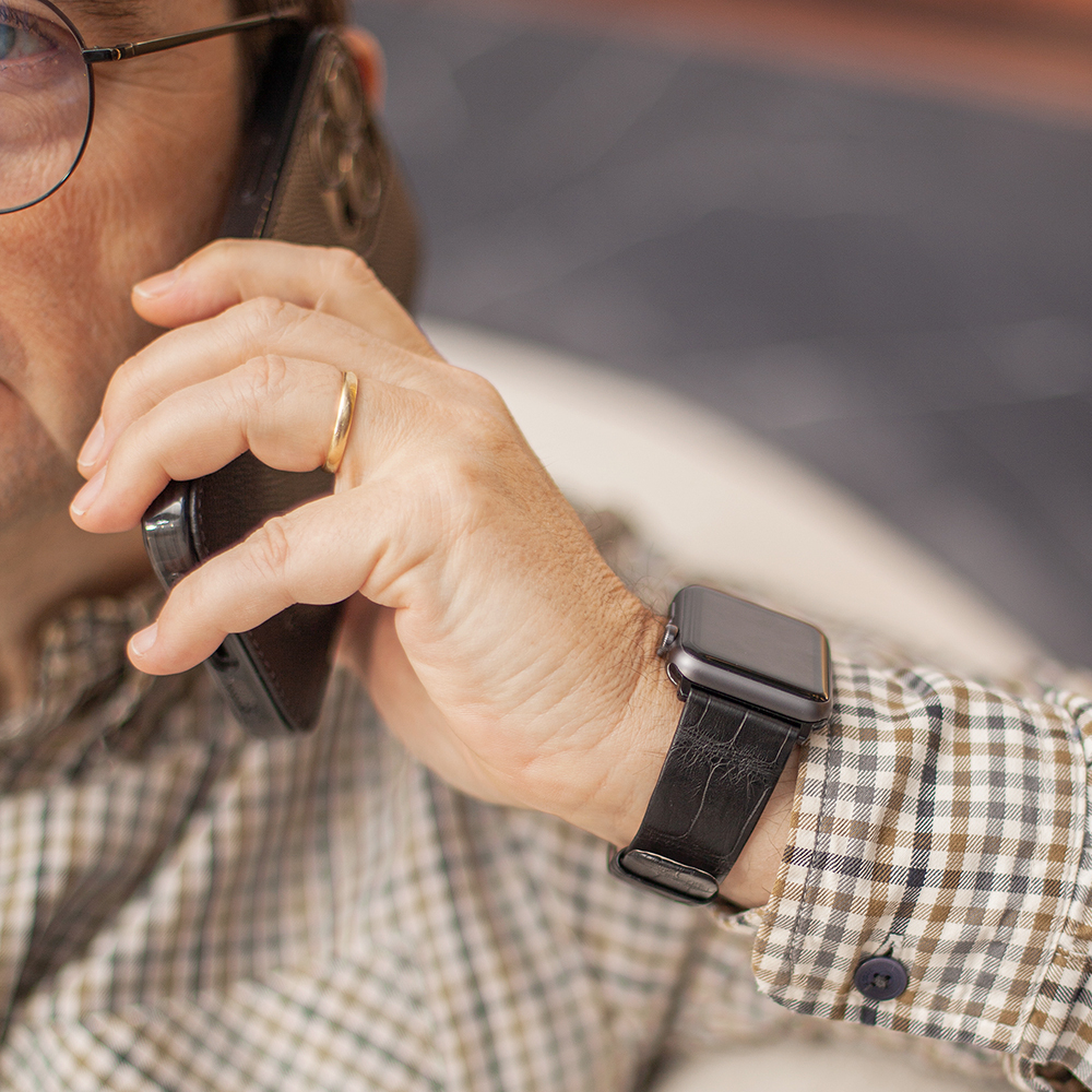 Ремешок для Apple Watch 40/41/42 mm из кожи крокодила, черного цвета