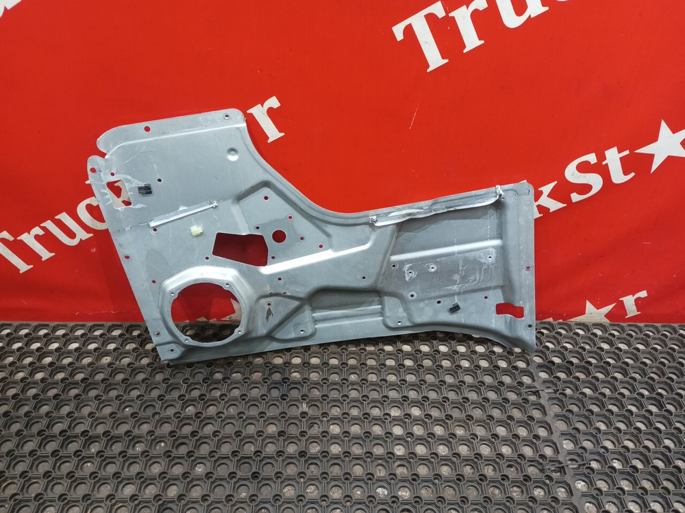 Кронштейн стеклоподъёмника левый 2023г