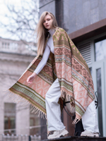 Теплый палантин с орнаментом