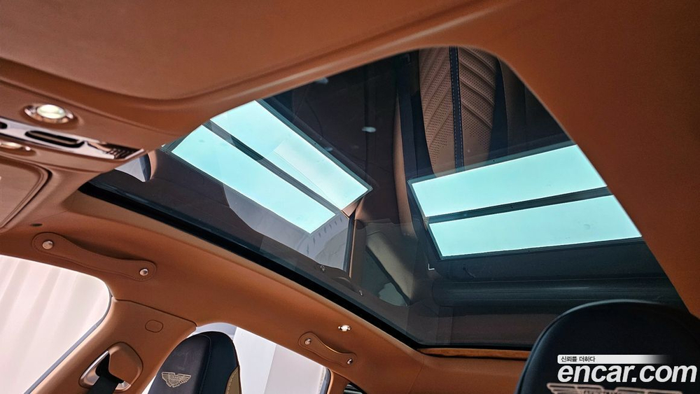 Aston Martin DBX 4.0 V8 707 (03.2023)