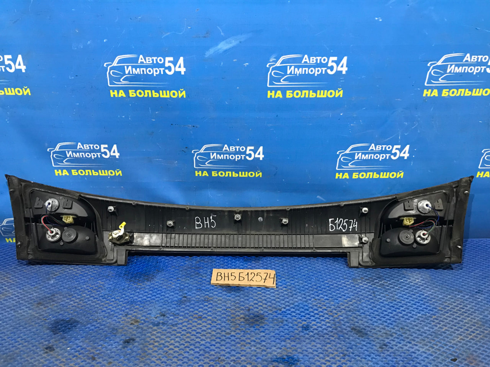 Вставка в багажник центральная SUBARU LEGACY 1998-2003