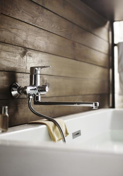 Смеситель для ванны c длинным изливом Bravat Alfa