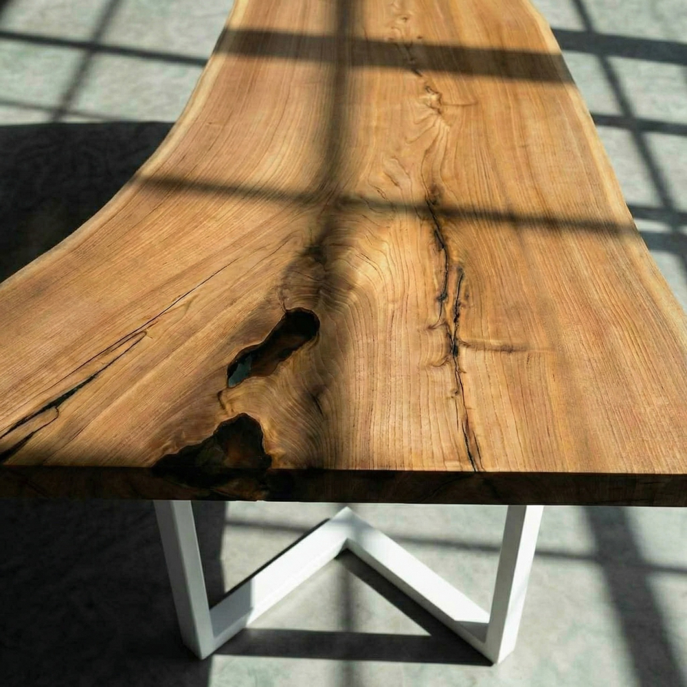 Карагач асимметричной формы