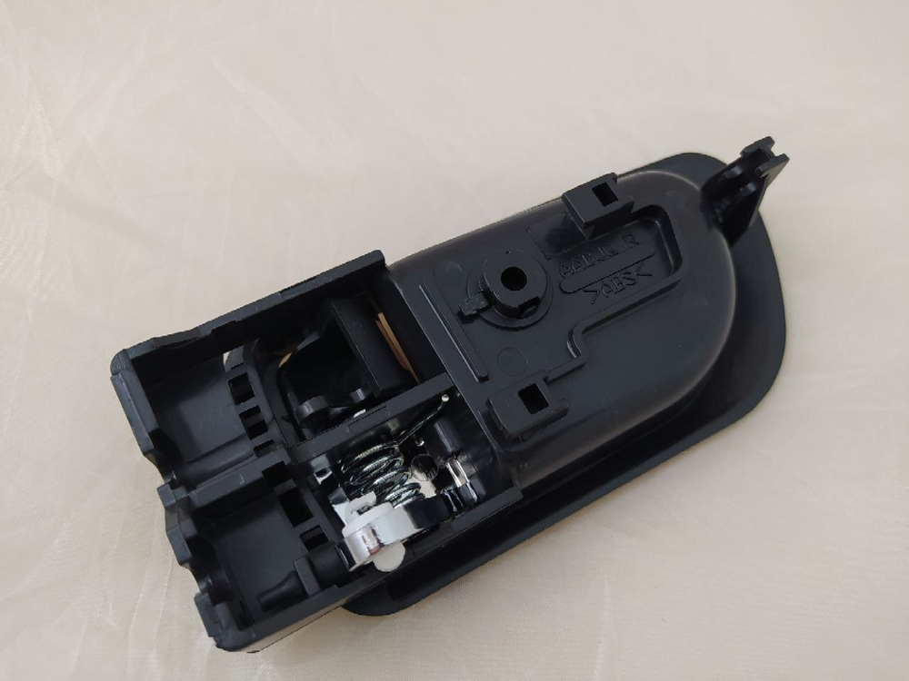 Ручка двери внутренняя правая в сборе Great Wall арт. 6105200XK80XA89 для Hover H3, H5 (новый салон)