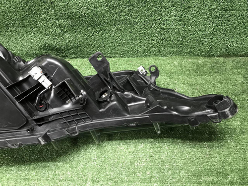 Фара левая Toyota RAV 4 ca40 (2012-2015) галоген