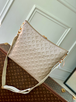 Louis Vuitton Coussin Hobo MM