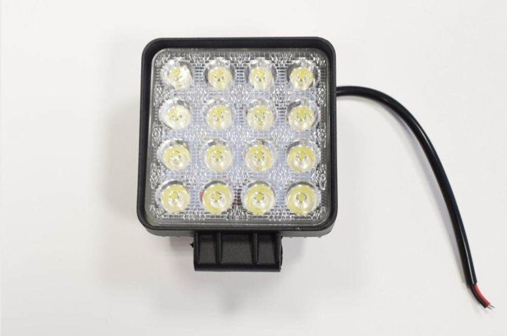 Фара светодиодная дополнительная 16 LED 48W 12-24V (квадрат) 80*80*25 дальний (GrandeLight)