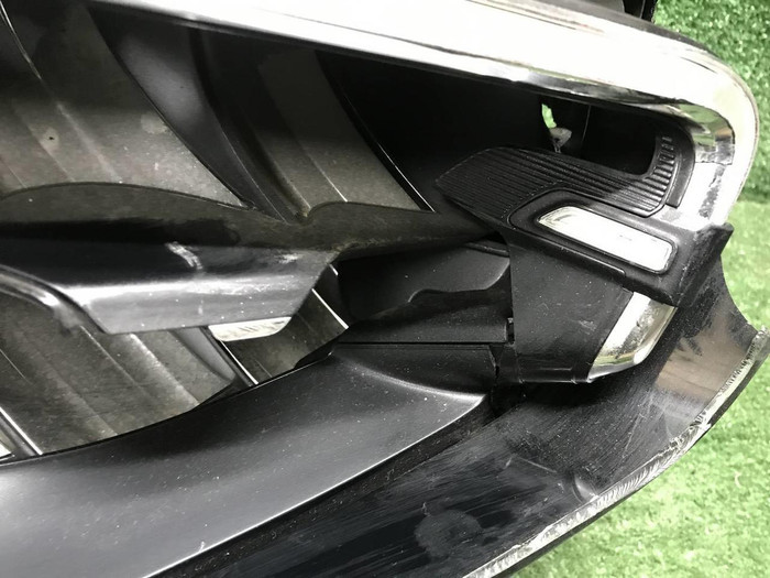 Битая Фара правая Mercedes E W213 (2020-2023) LED