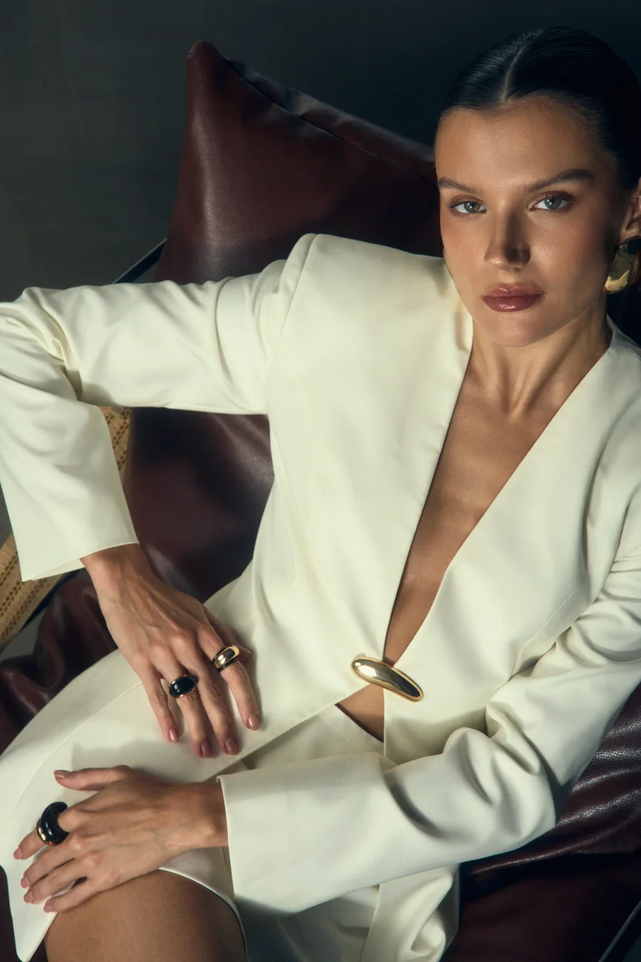 Жакет с акцентной брошью, Белый