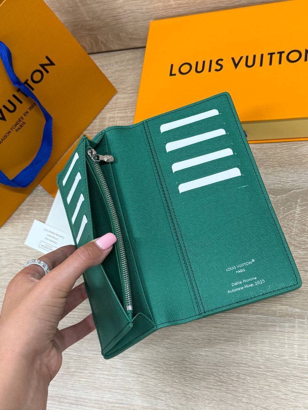 Кошелек Louis Vuitton