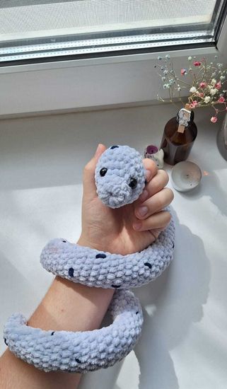 Вязаная игрушка ручной работы "Змея"