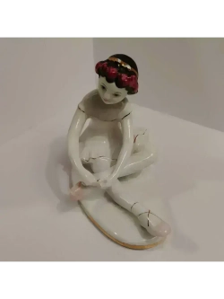 Фарфоровая статуэтка "Маленькая балерина"