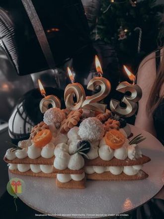 Свечи и фонтаны в торт