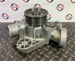 Водяная помпа VOE21733610