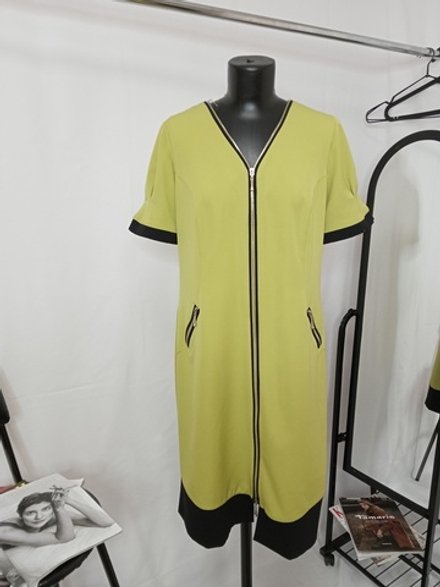 Платье с коротким рукавом, ярко-горчичного цвета в комбинации с черным. Размер -52 русский