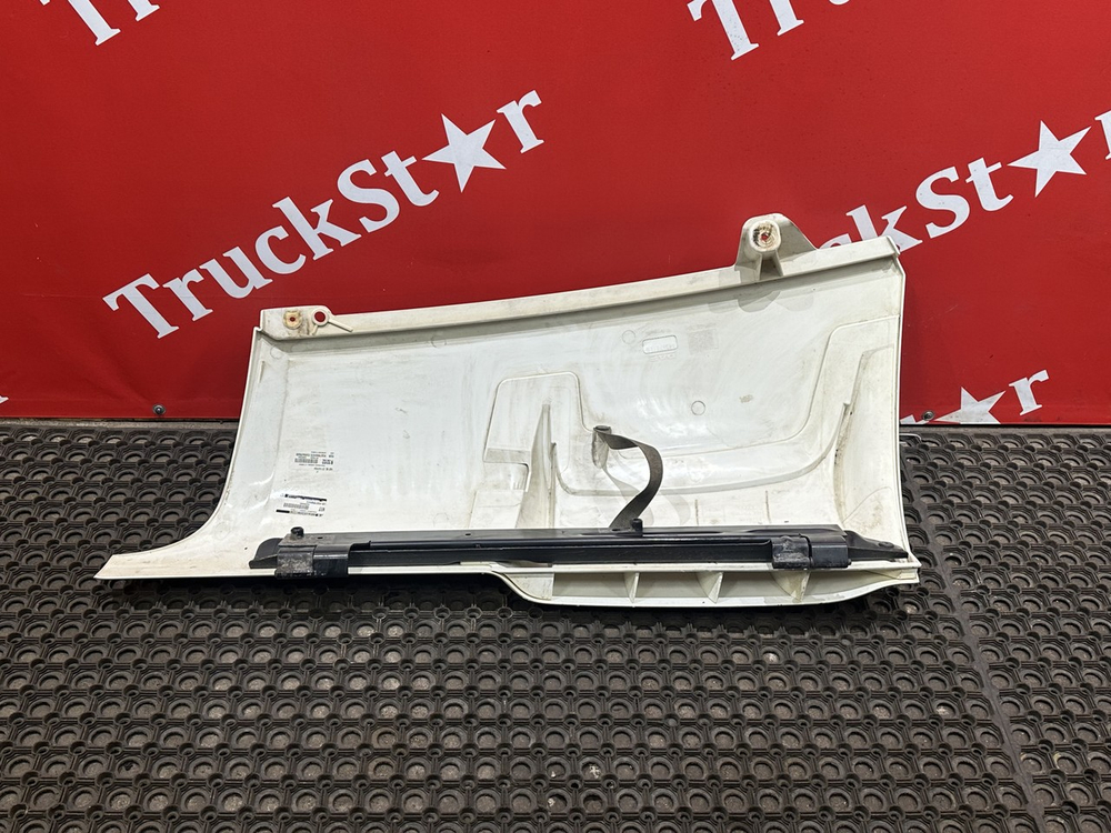 Угол кабины левый 2020г.