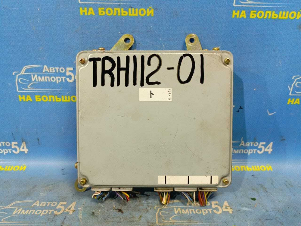 Компьютер двигателя TOYOTA HIACE 1994