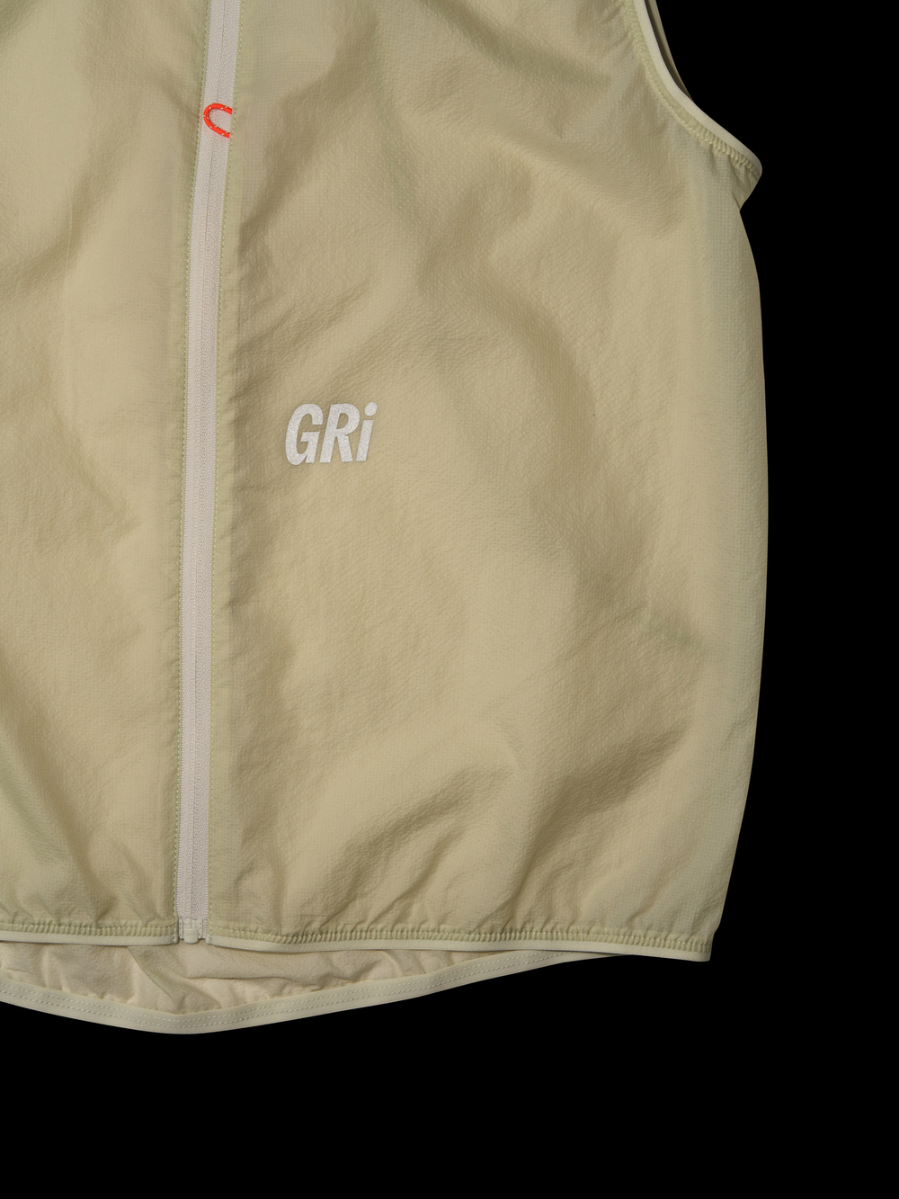 Жилет ветрозащитный женский GRI Весна молочный