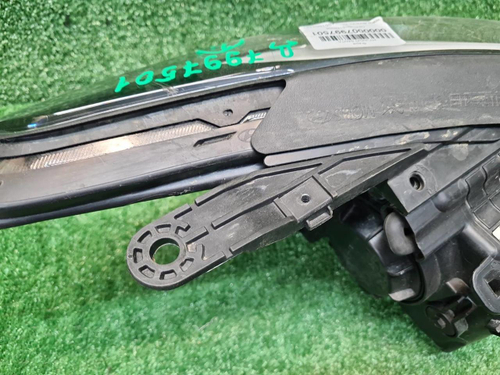 Фара левая Hyundai Santa Fe 3 DM (12-16) ксенон