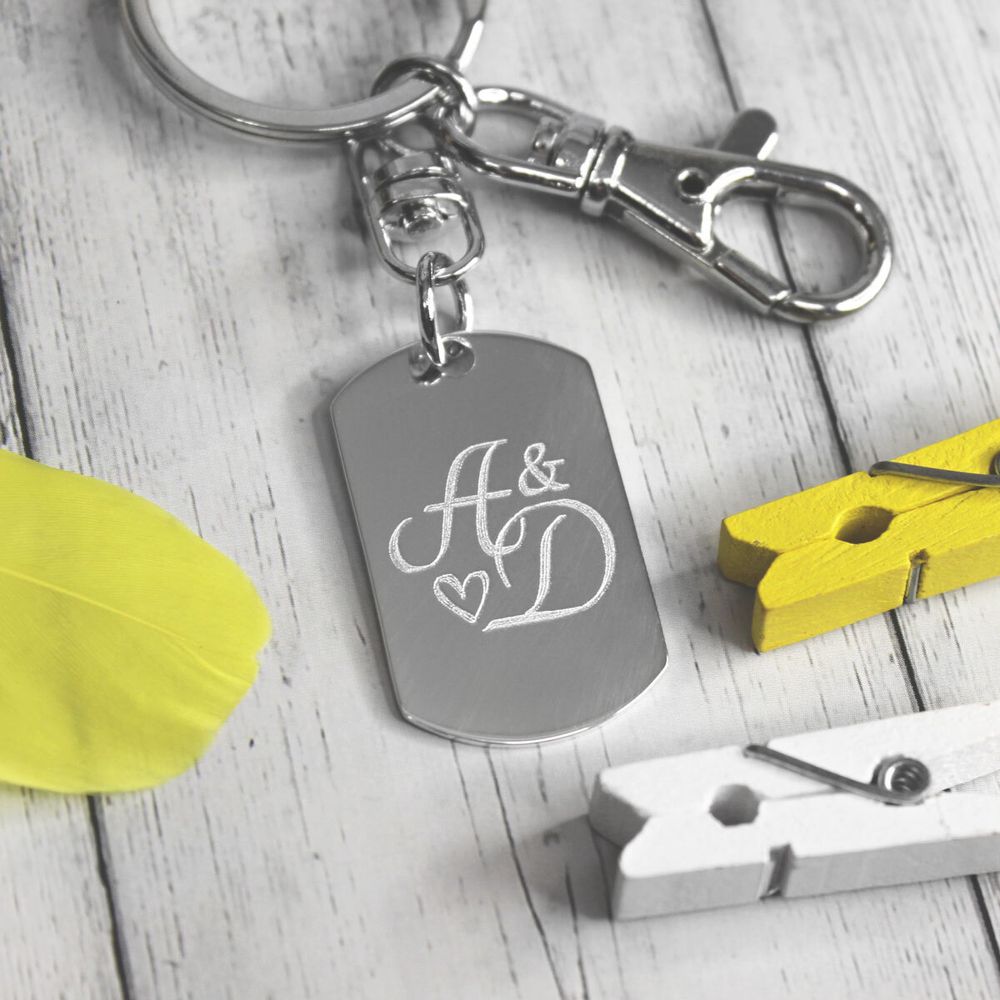 Серебряный брелок для мужчины с гравировкой на заказ