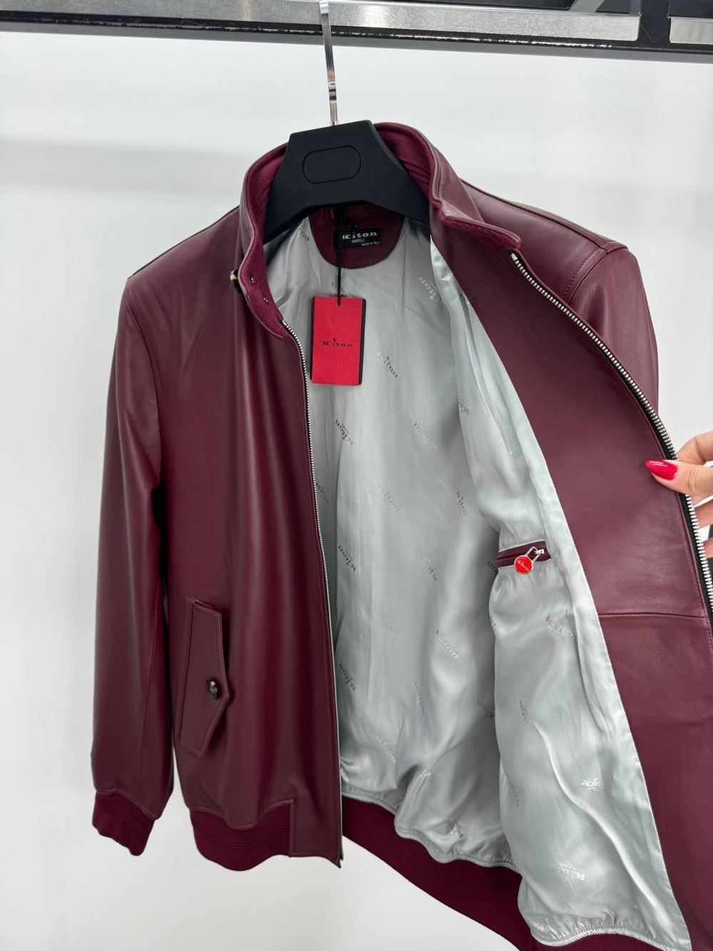 Кожаная куртка Kiton