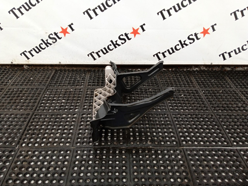 Подножка правая