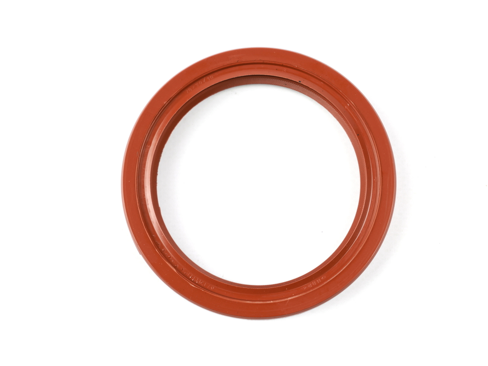 Сальник 70х90х10 а/м ВАЗ-2101-2107 коленчатого вала задний (красный с пружиной/NBR) Резинотехника г. Балаково ( ОЕ Р.2101-1005160-02 к.(NBR) )