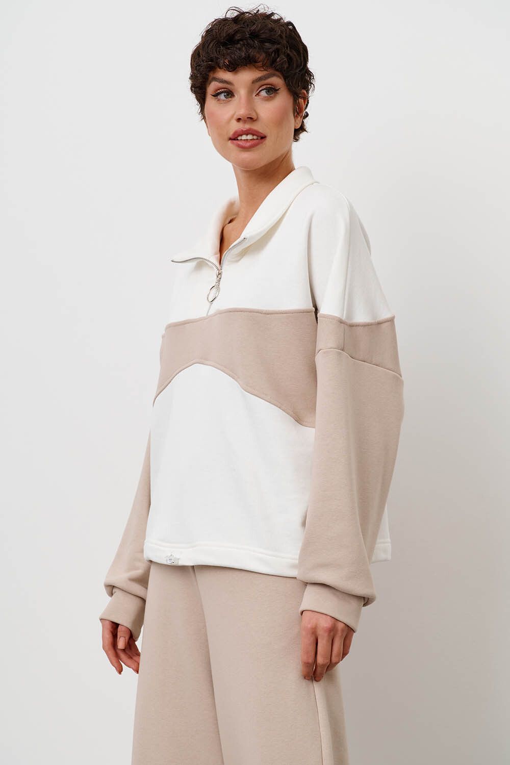 Олимпийка колор-блок бюстье цвета серо-беж/крем