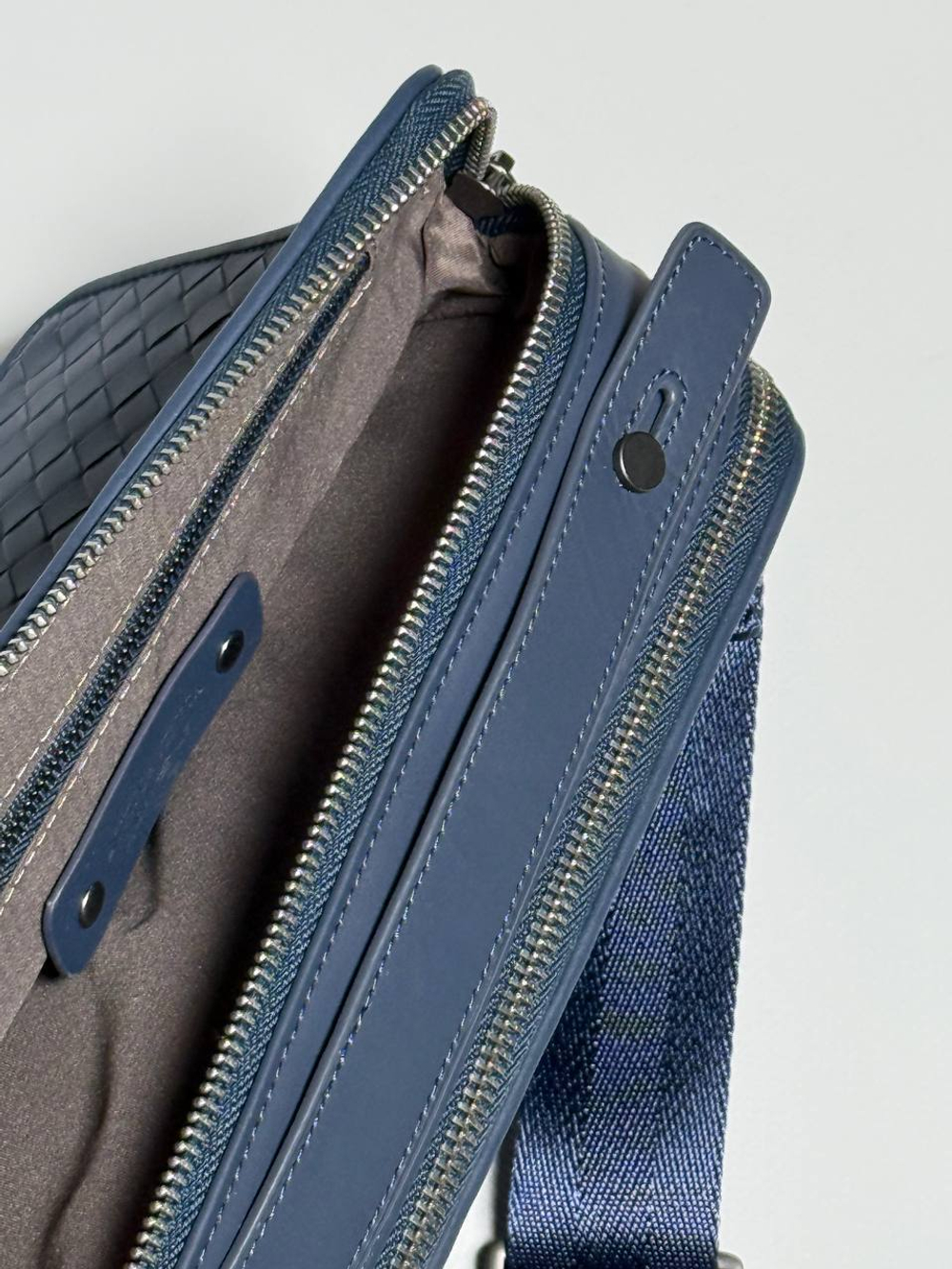 Сумка-мессенджер Bottega Veneta