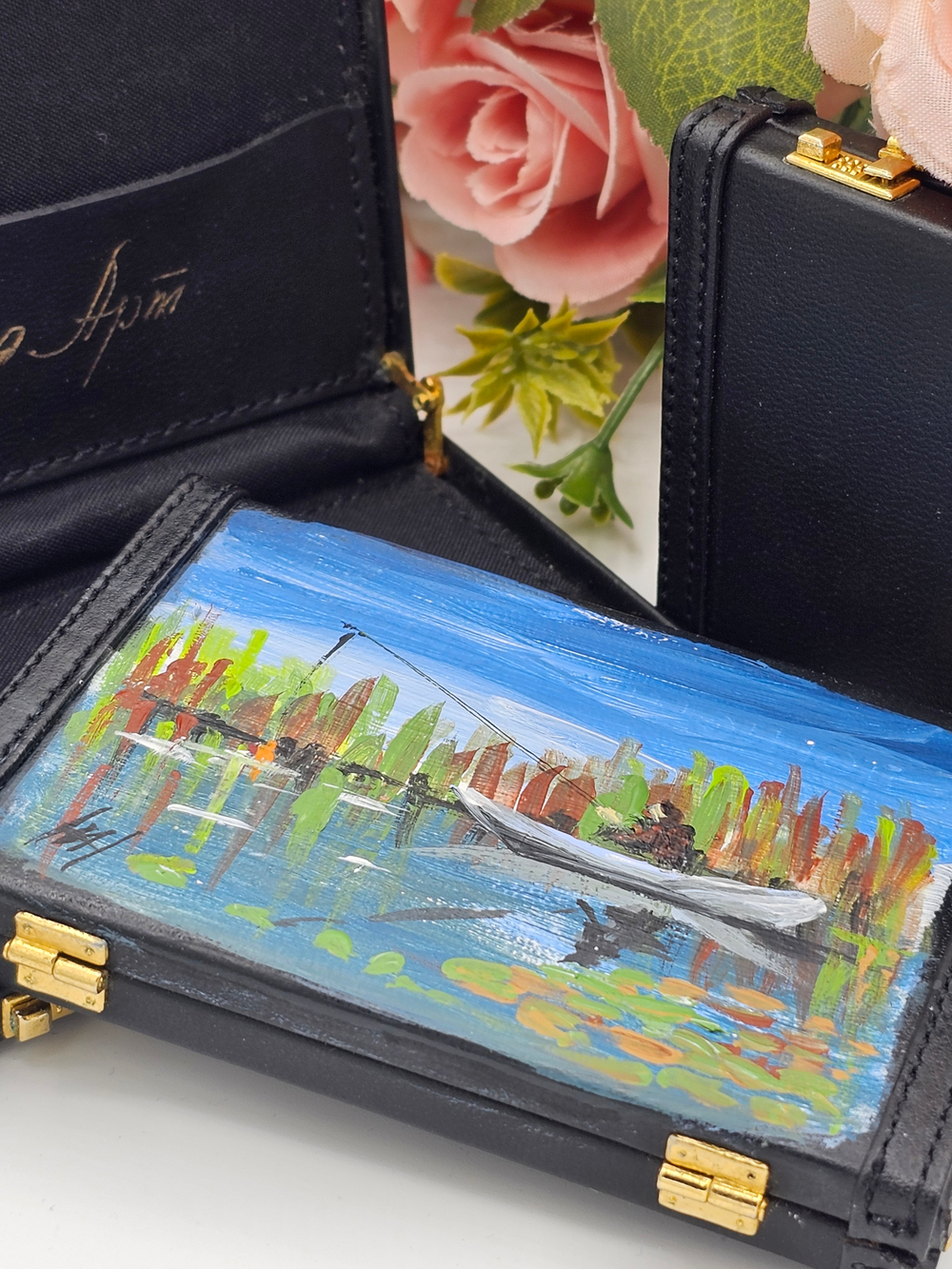 Визитница для собственных визиток в виде кейса с авторской росписью акрилом " В камышах"