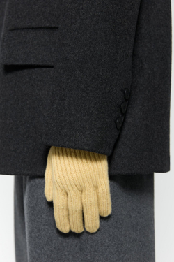 Перчатки в рубчик из объемной шерсти