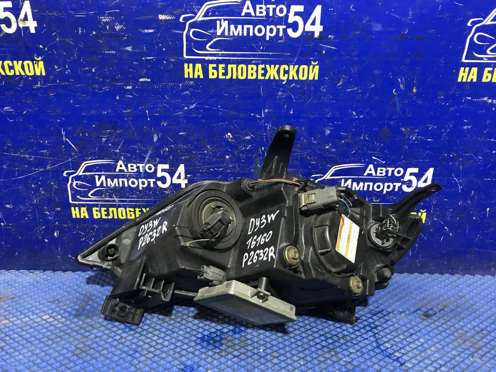 Фара передняя правая MAZDA DEMIO 2002-2005