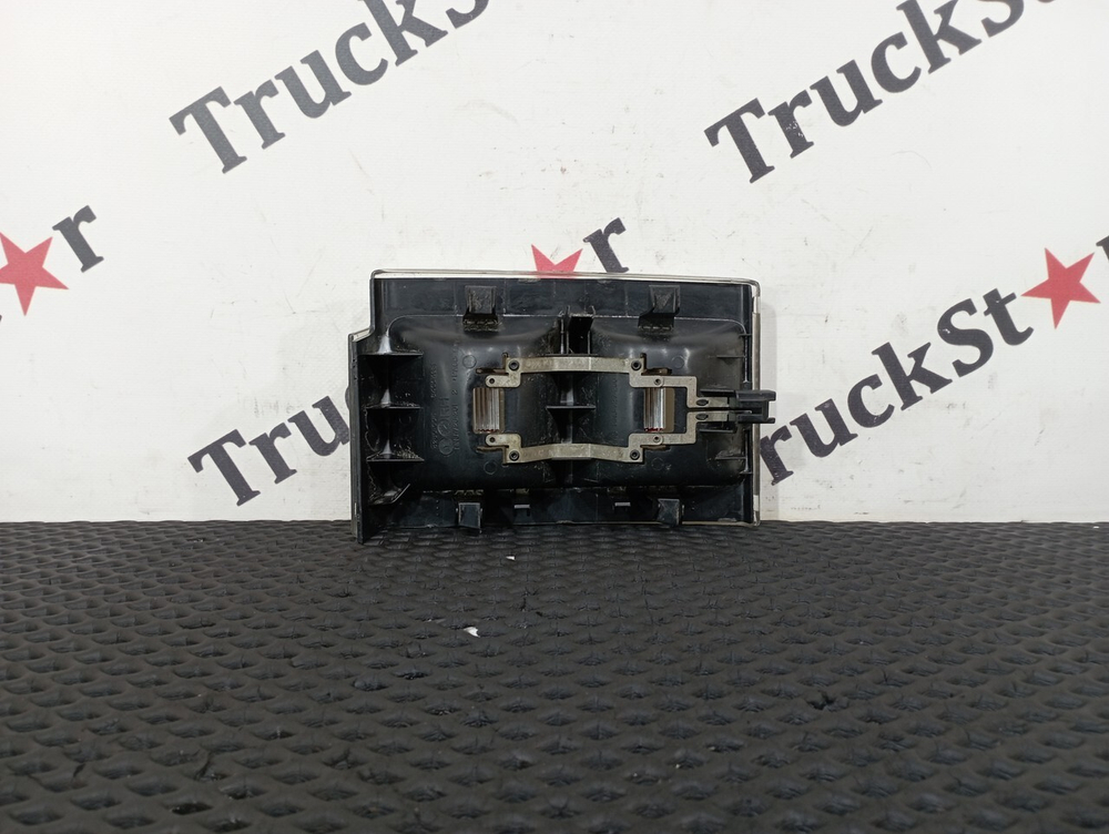 Плафон внутреннего освещения  правый