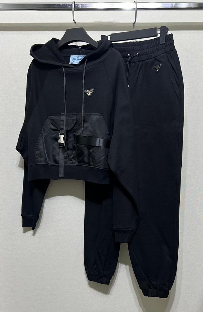 Безрукавка Prada