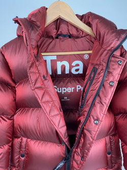 Пуховик Tna