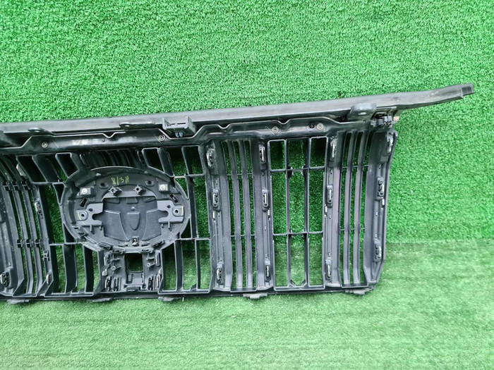 Решетка радиатора Toyota LC Prado 150 (2017-н.в.)