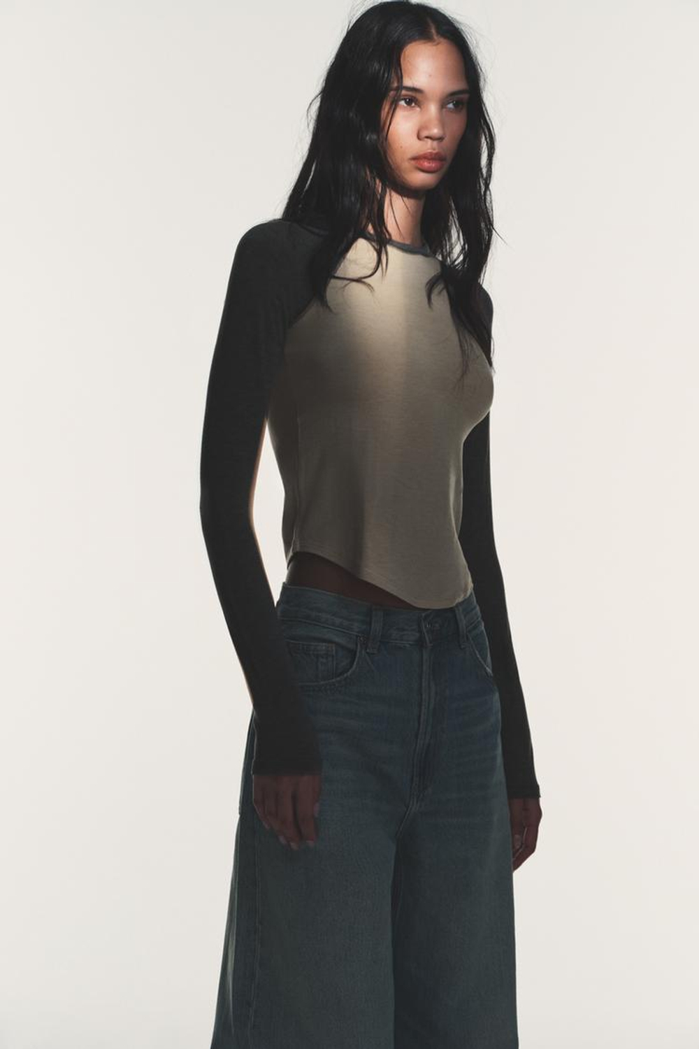 ZARA ФУТБОЛКА РЕГЛАН С КОНТРАСТНЫМИ ДЕТАЛЯМИ, СЕРЫЙ