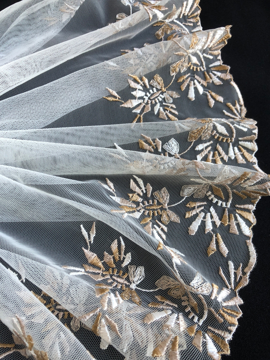 Тесьма сетка с вышивкой, молочный/беж, 23см