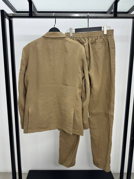 Льняной костюм Kiton