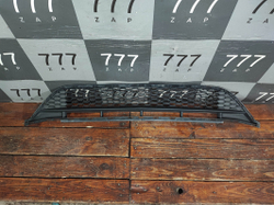 Решетка переднего бампера Mercedes A (W177) 18-нв Б/У Оригинал A1778859100