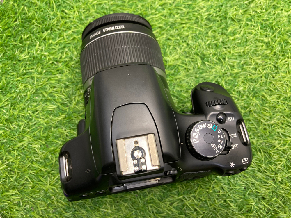 Canon EOS 450D kit 18-55mm IS (27.000 кадров)