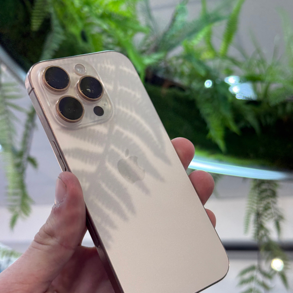 Apple iPhone 16 Pro 128ГБ Пустынный титан