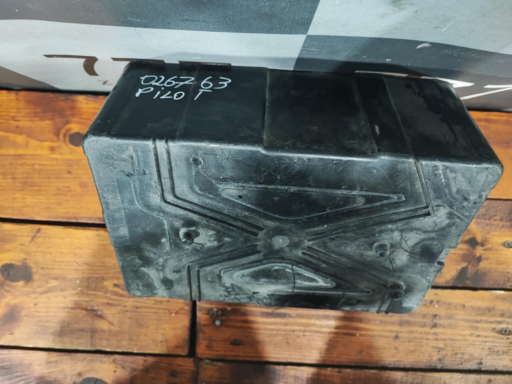 Крепление аккумулятора Honda Pilot 2 (YF4) 08-15 Б/У Оригинал 31522SZAA00