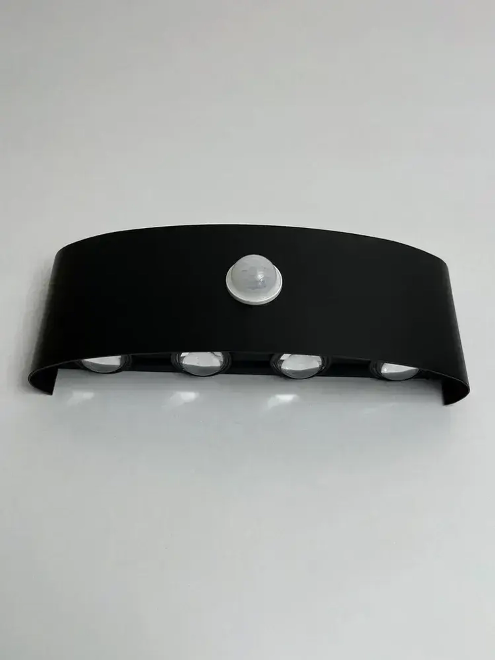 Светильник бра настенный светодиодный уличный с датчиком движения и датчиком освещенности 220в OutFrame 3000K, 8Вт, черный