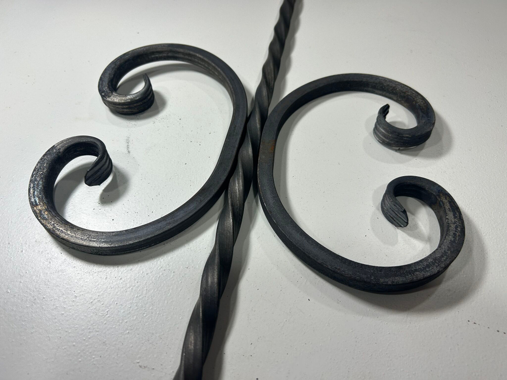 Кованый элемент Вензель 130х230мм квадрат полнотелый 10х10мм